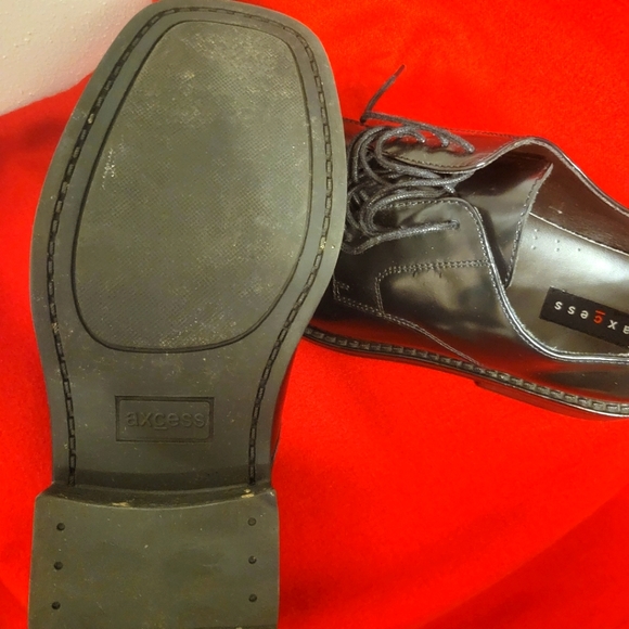 Dress shoes - Picture 2 of 3